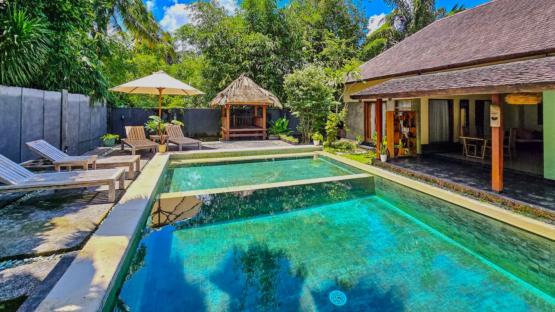 About Vibes Hotels Group